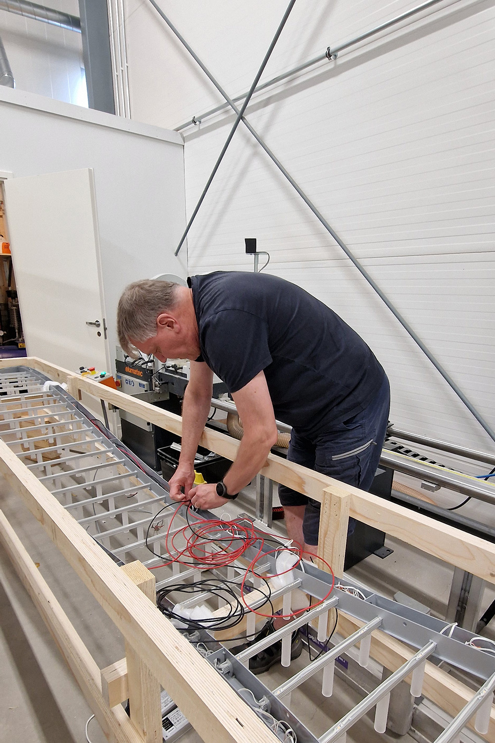 Tailor-made lighting fixture manufacturing