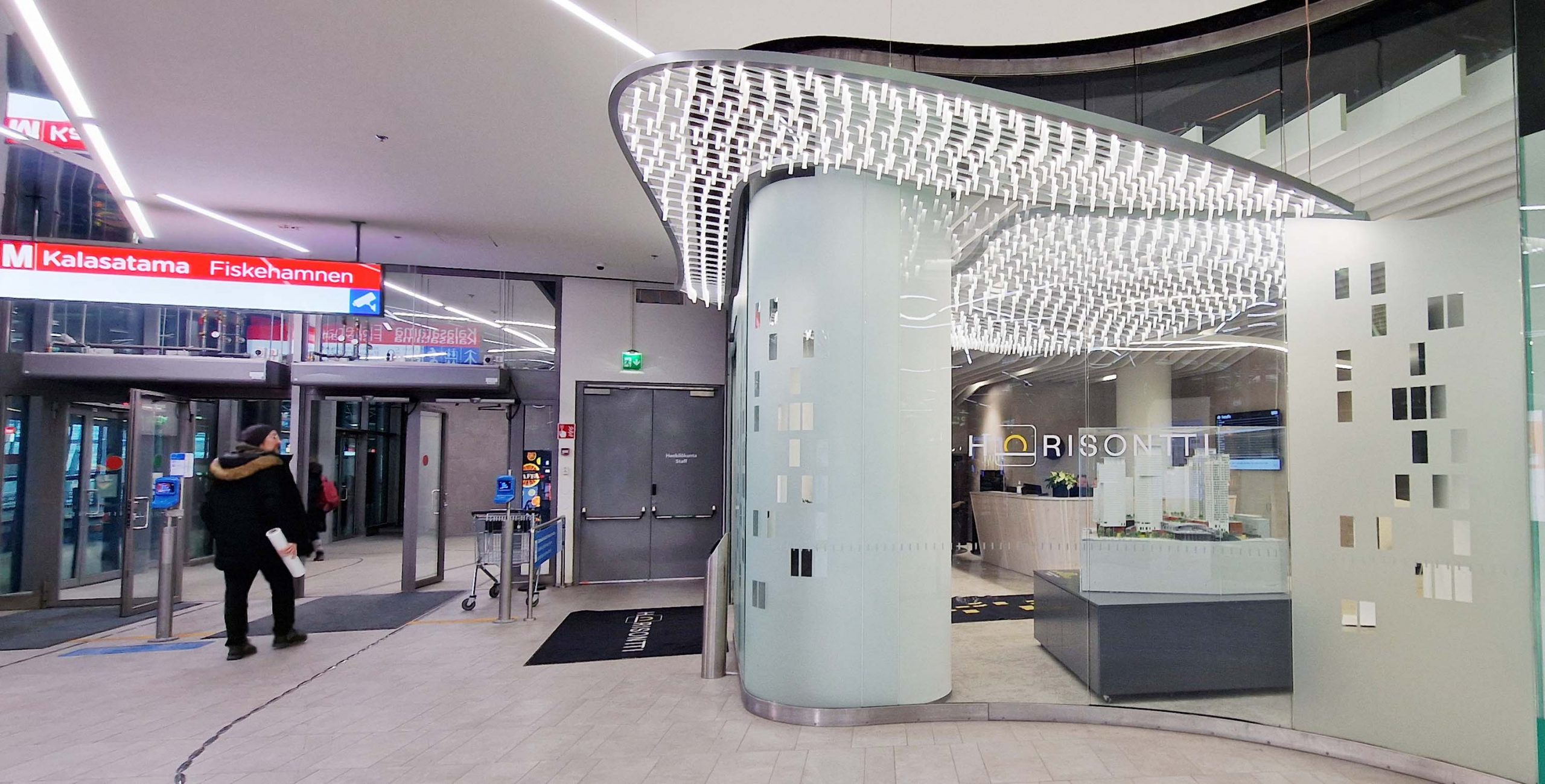 aicci-custom-luminaire-redi-horisontti-t8-entrance-light-canopy-2560x1300px